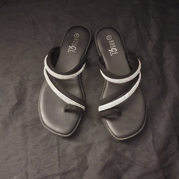 Women’s Bling Sandals Rouge Helium Shoes Size 7 NWOT - Picture 1 of 5